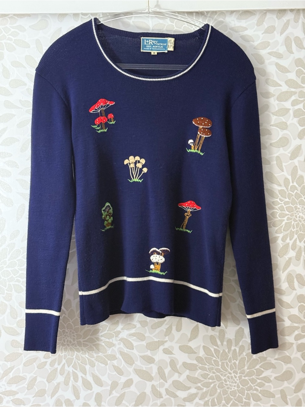 Vintage 70s LeRoy Knitwear Women’s M Navy Blue Embroidered Mushroom Sweater